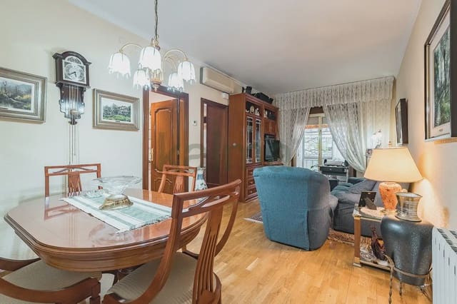 Piso de 3 habitaciones en Sants, Barcelona ciudad en venta con garaje - 190.612 € (Ref: 9981131)