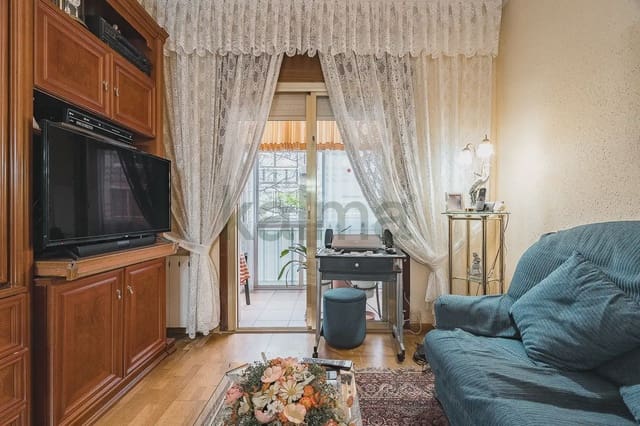 Piso de 3 habitaciones en Sants, Barcelona ciudad en venta con garaje - 190.612 € (Ref: 9981131)