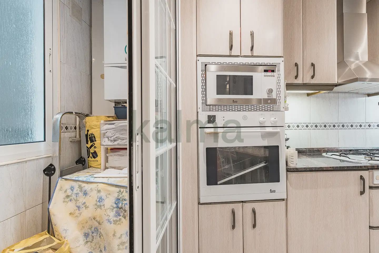 Piso de 3 habitaciones en Barcelona ciudad en venta con garaje - 190.612 € (Ref: 9981131)