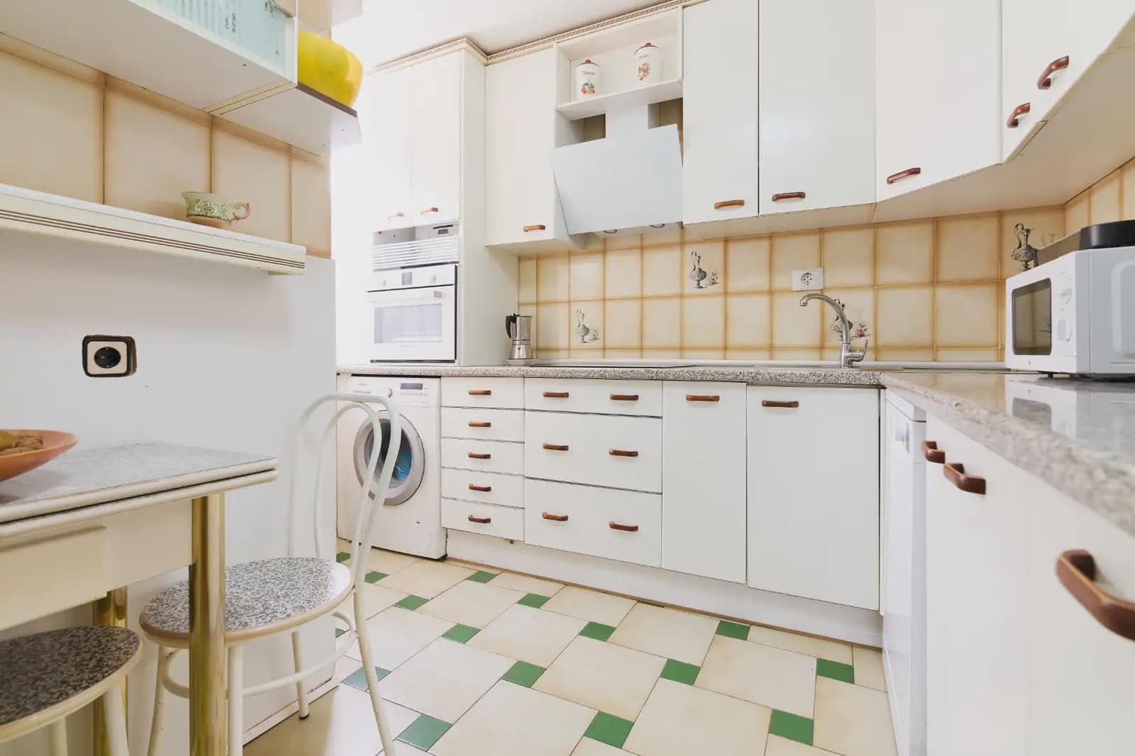 4 soveværelse Lejlighed til salg i Pinto med garage - € 155.000 (Ref: 9981135)