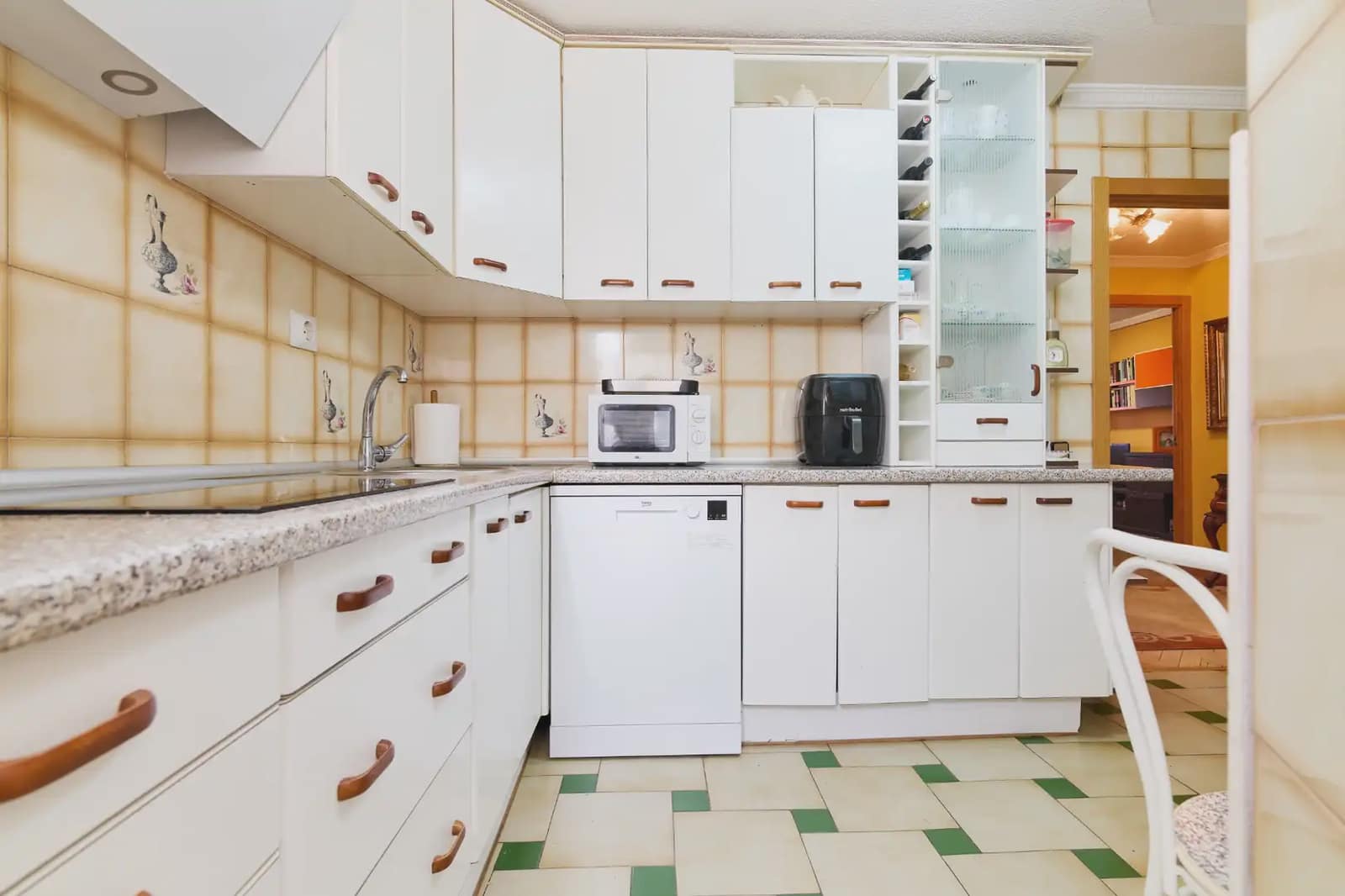 4 soveværelse Lejlighed til salg i Pinto med garage - € 155.000 (Ref: 9981135)