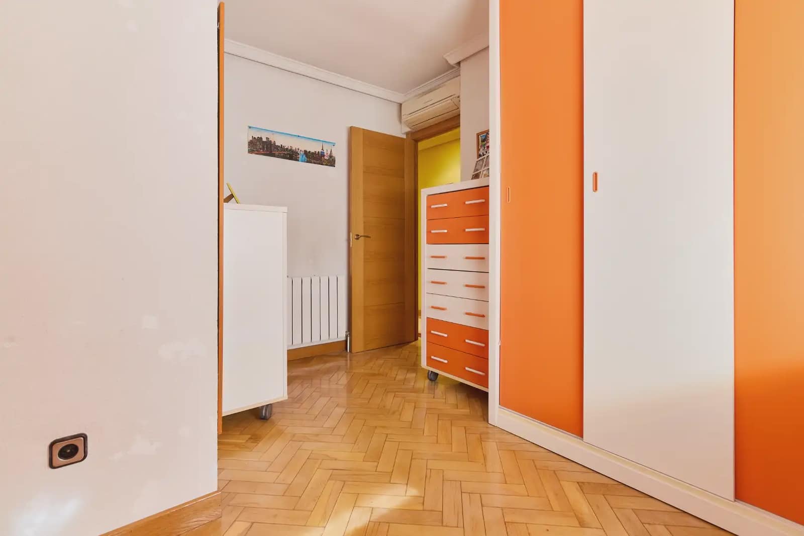 4 soveværelse Lejlighed til salg i Pinto med garage - € 155.000 (Ref: 9981135)