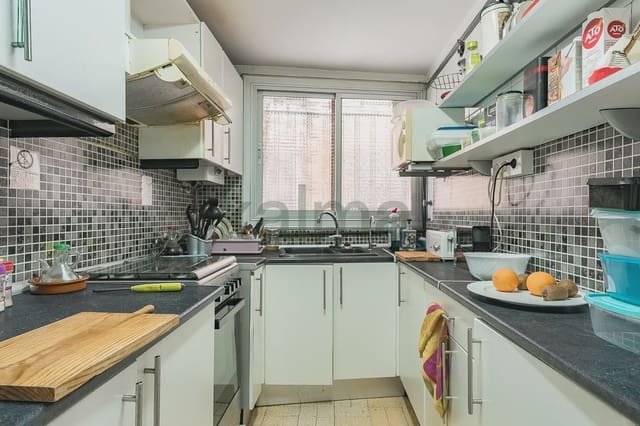 Piso de 2 habitaciones en Gavà en venta - 110.000 € (Ref: 9981142)