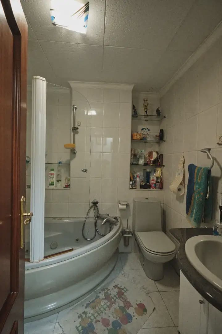4 Zimmer Wohnung zu verkaufen in A Coruna Stadt - 135.000 € (Ref: 9981145)