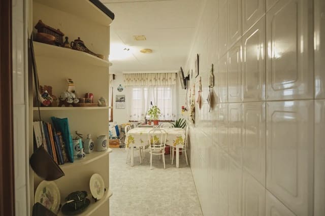 4 Zimmer Wohnung zu verkaufen in A Coruña Stadt - 135.000 € (Ref: 9981145)