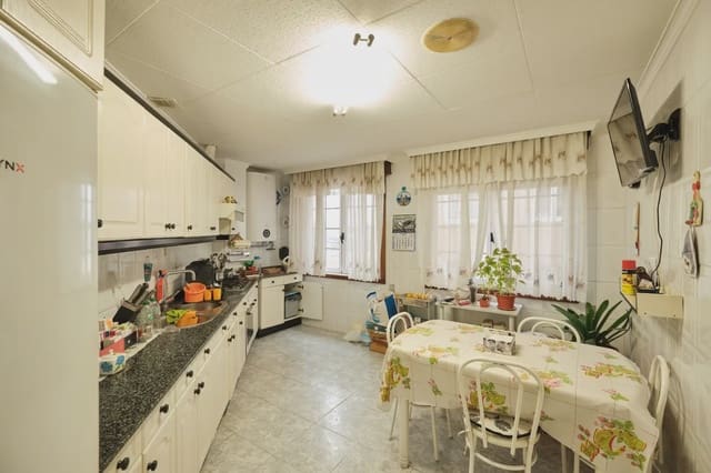 4 Zimmer Wohnung zu verkaufen in A Coruña Stadt - 135.000 € (Ref: 9981145)
