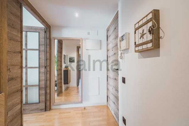 3 bedroom Flat for sale in Badalona with pool - € 320,285 (Ref: 9981146)