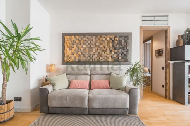 3 bedroom Flat for sale in Badalona with pool - € 320,285 (Ref: 9981146)