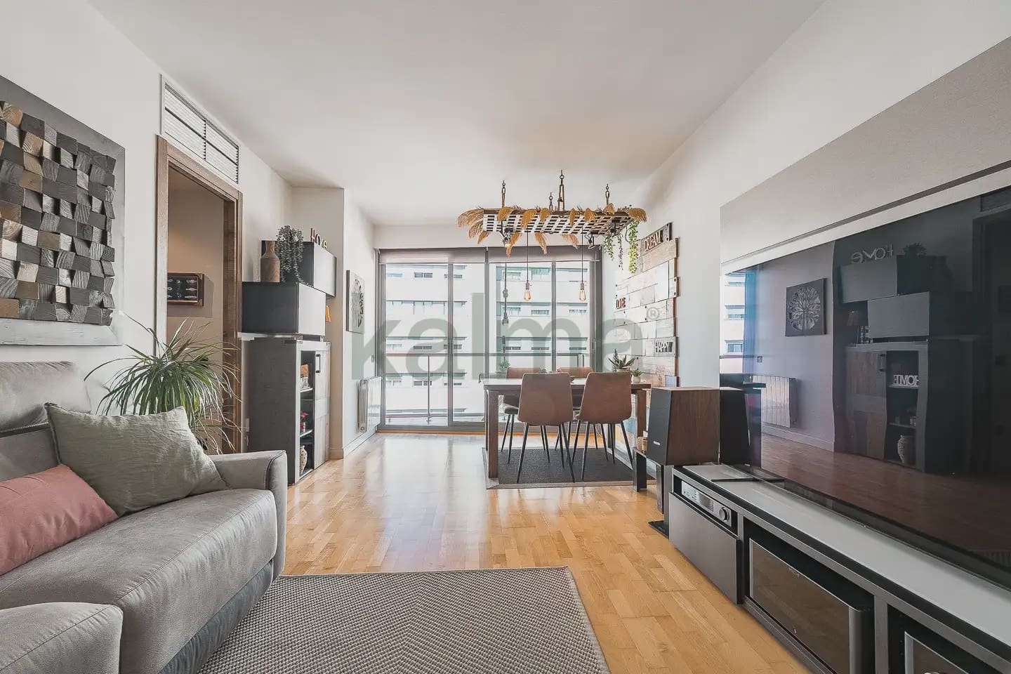3 bedroom Flat for sale in Badalona with pool - € 320,285 (Ref: 9981146)