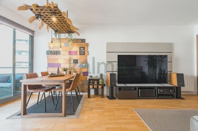 3 bedroom Flat for sale in Badalona with pool - € 320,285 (Ref: 9981146)
