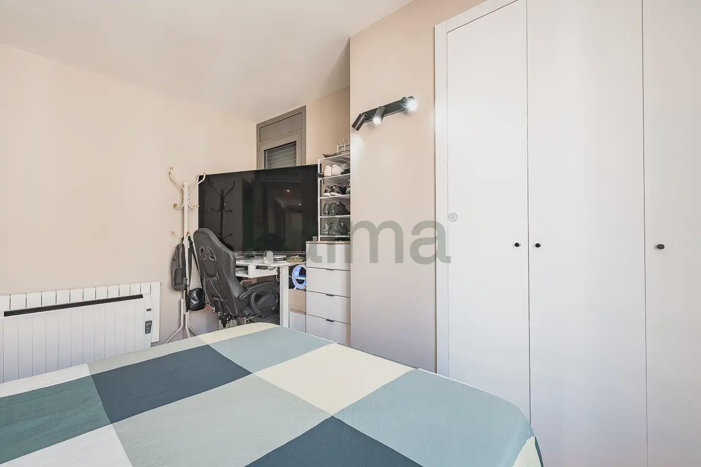 3 bedroom Flat for sale in Badalona with pool - € 320,285 (Ref: 9981146)