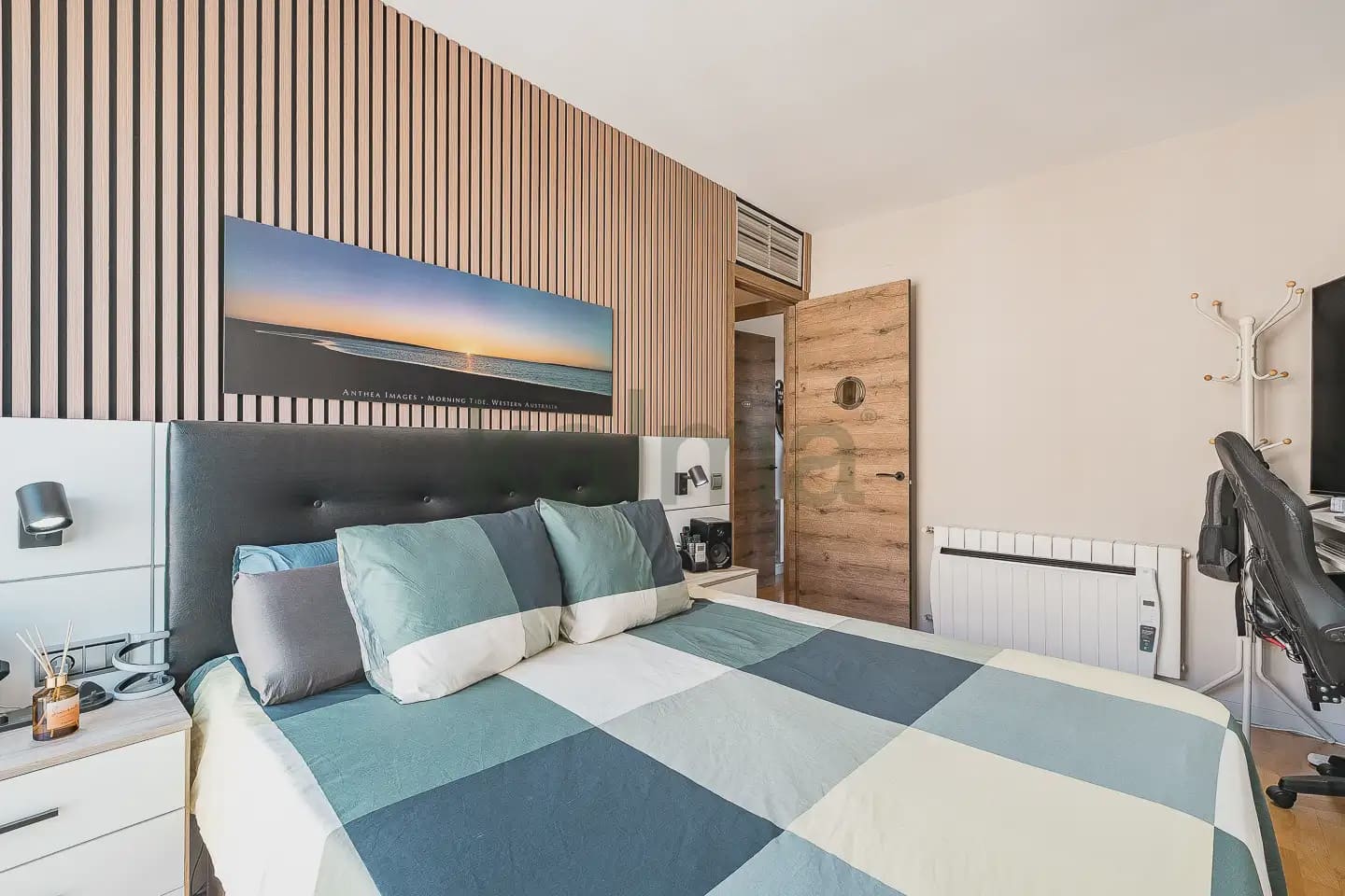 3 bedroom Flat for sale in Badalona with pool - € 320,285 (Ref: 9981146)