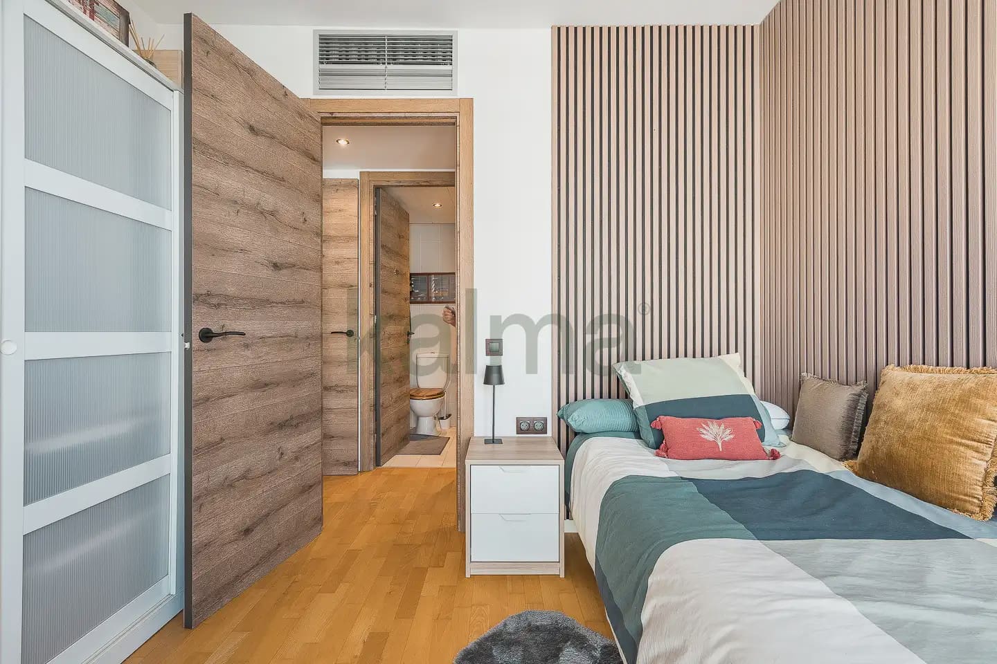 3 bedroom Flat for sale in Badalona with pool - € 320,285 (Ref: 9981146)
