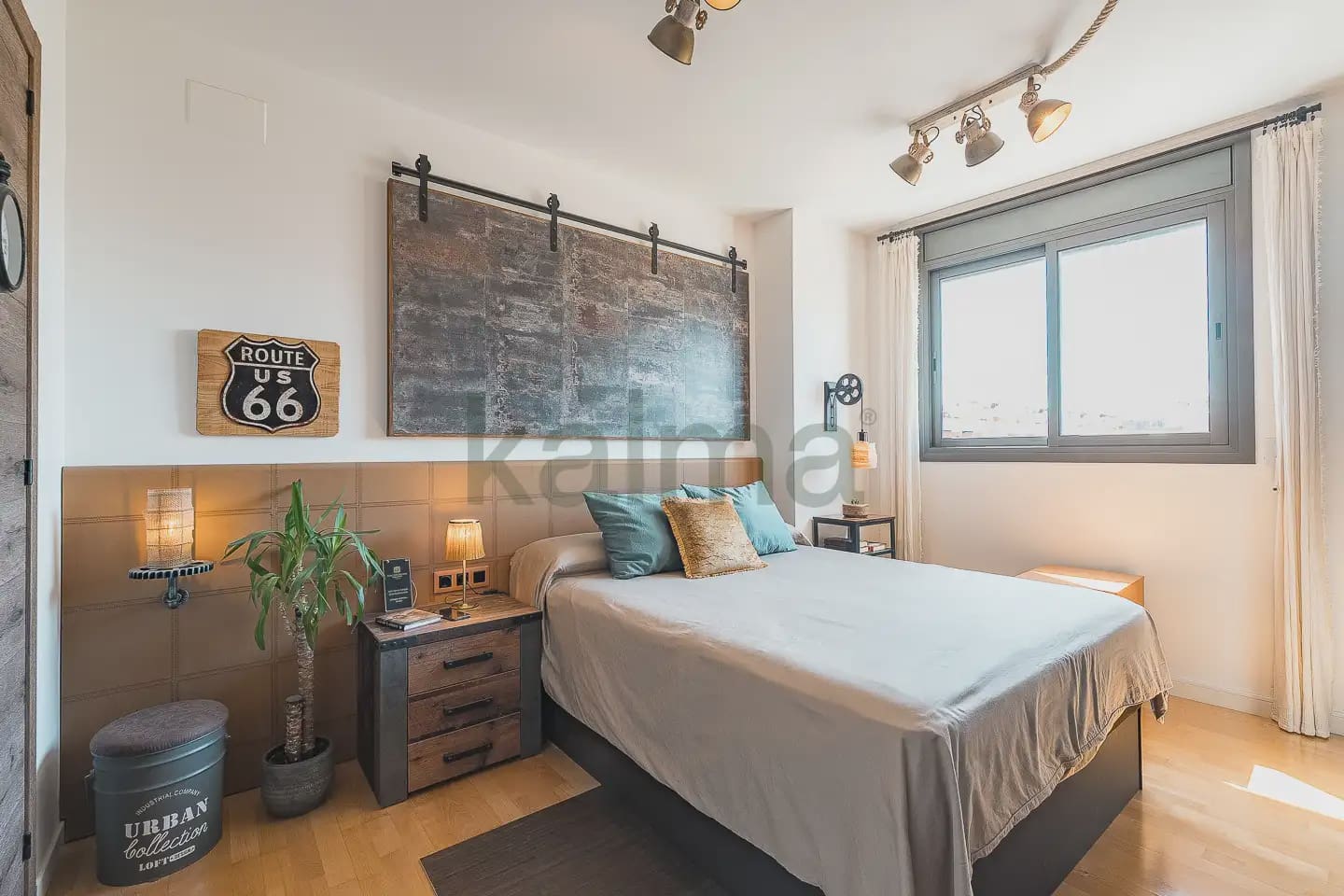 3 bedroom Flat for sale in Badalona with pool - € 320,285 (Ref: 9981146)