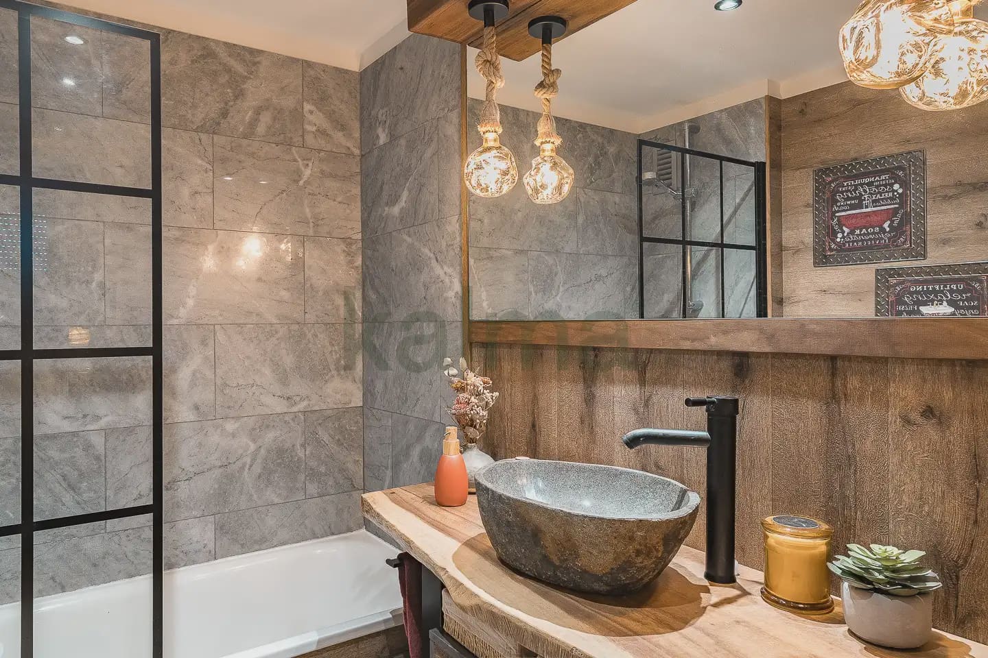3 bedroom Flat for sale in Badalona with pool - € 320,285 (Ref: 9981146)