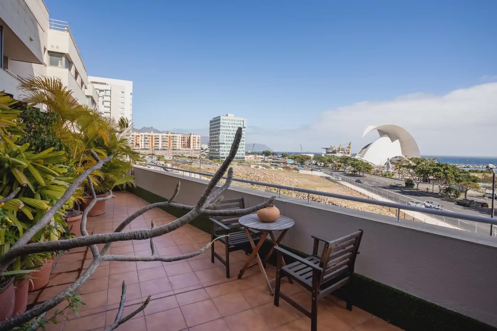 2 bedroom Flat for sale in Santa Cruz de Tenerife - € 225,551 (Ref: 9981151)