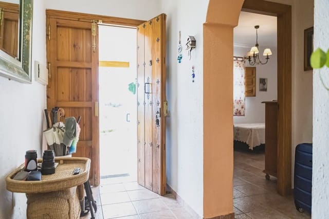 4 slaapkamer Flat te koop in Periana met zwembad garage - € 240.000 (Ref: 9981157)