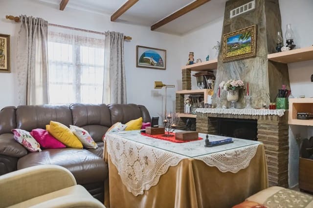 4 slaapkamer Flat te koop in Periana met zwembad garage - € 240.000 (Ref: 9981157)