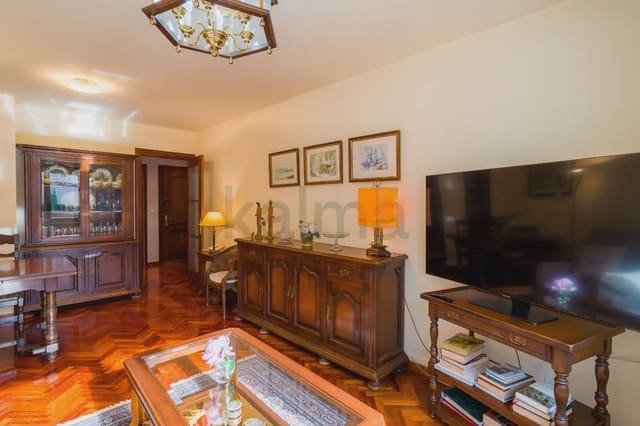 3 makuuhuone Asunto myytävänä paikassa Centro Urbano, Oviedo mukana 
autotalli - 160 000 € (Ref: 9981159)