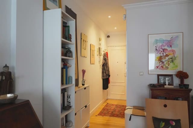 2 bedroom Flat for sale in Bilbao - € 223,666 (Ref: 9981168)