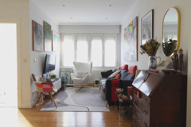 2 bedroom Flat for sale in Bilbao - € 223,666 (Ref: 9981168)