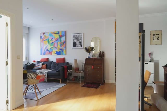2 bedroom Flat for sale in Bilbao - € 223,666 (Ref: 9981168)