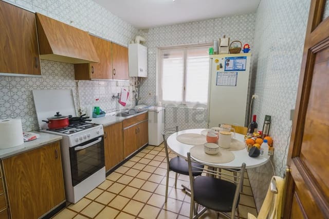 3 makuuhuone Asunto myytävänä paikassa Centro Urbano, Oviedo - 98 405 € (Ref: 9981171)