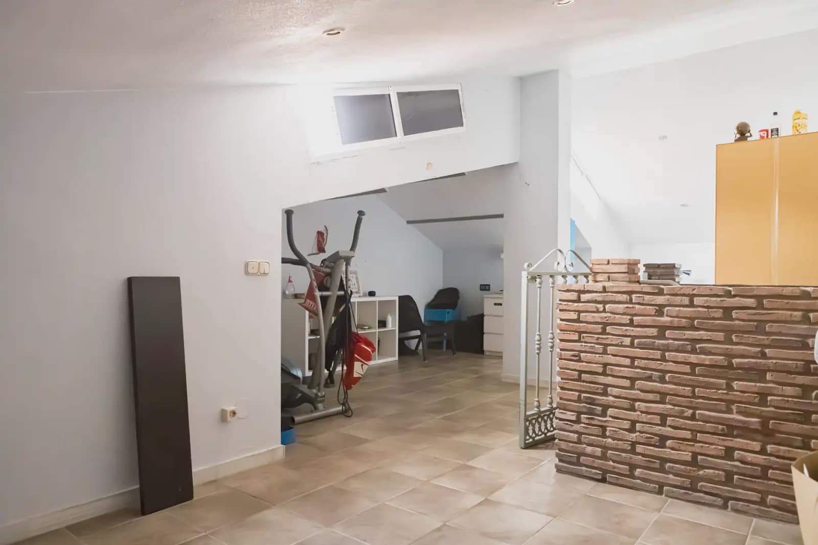 6 soveværelse Rækkehus til salg i Malaga by med garage - € 285.373 (Ref: 9981172)