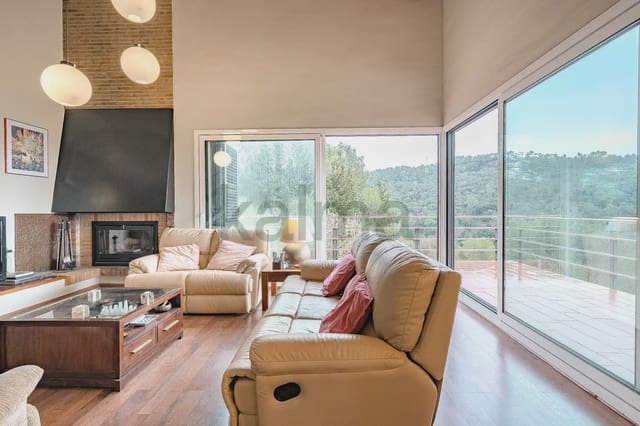 5 sypialnia Willa na sprzedaż w Molins de Rei z basenem garażem - 510 241 € (Ref: 9981173)