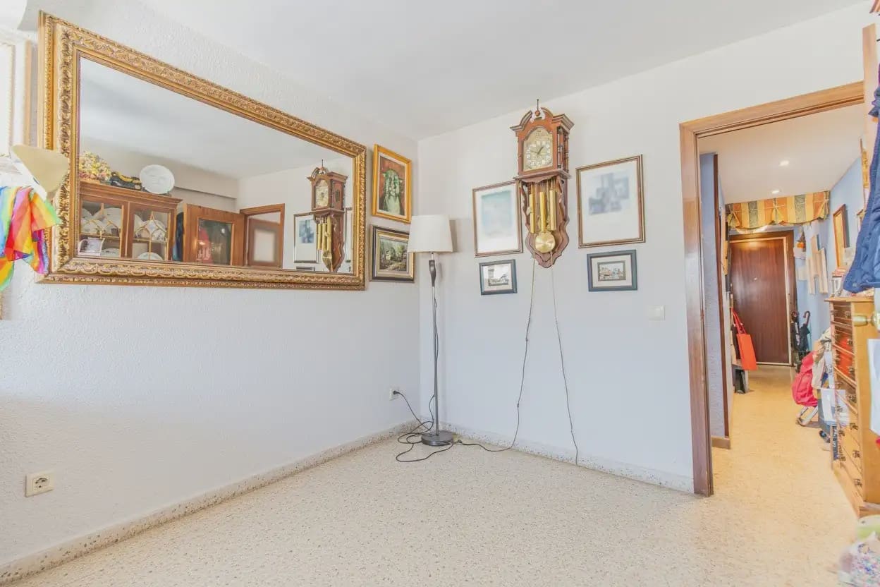4 slaapkamer Flat te koop in Zaragoza stad - € 100.000 (Ref: 9981174)