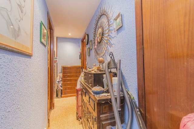4 slaapkamer Flat te koop in Zaragoza stad - € 100.000 (Ref: 9981174)