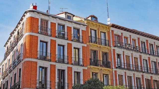 4 soveværelse Lejlighed til salg i Valdefuentes, Madrid by med swimmingpool garage - € 1.020.000 (Ref: 9981175)