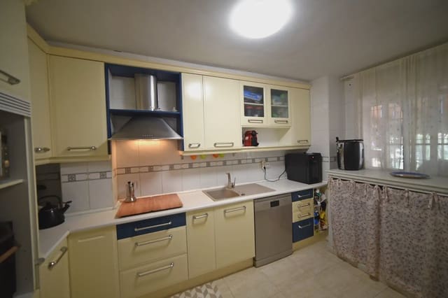 3 sypialnia Dom blizniak na sprzedaż w Seseña z basenem garażem - 256 000 € (Ref: 9981178)