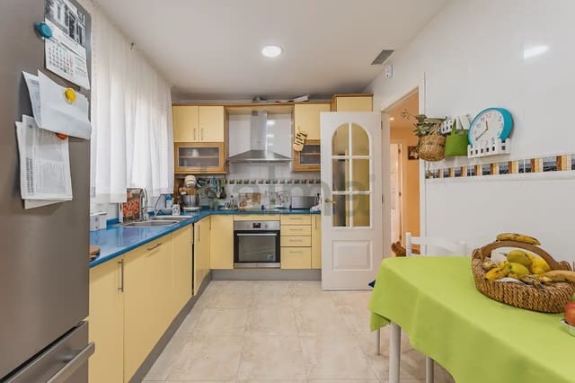 4 soveværelse Villa til salg i El Vendrell med garage - € 242.696 (Ref: 9981180)