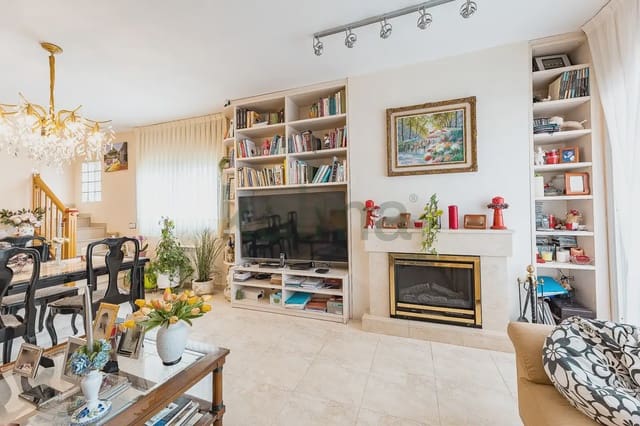 4 soveværelse Villa til salg i El Vendrell med garage - € 242.696 (Ref: 9981180)