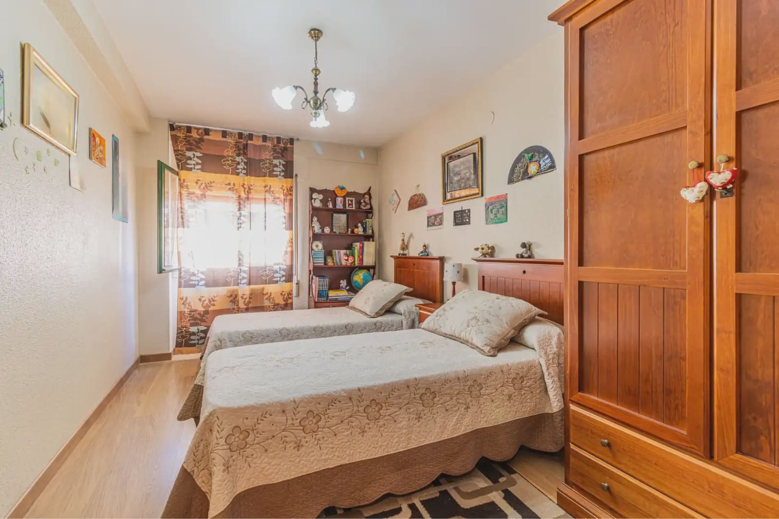 4 slaapkamer Flat te koop in Zaragoza stad met garage - € 199.850 (Ref: 9981182)