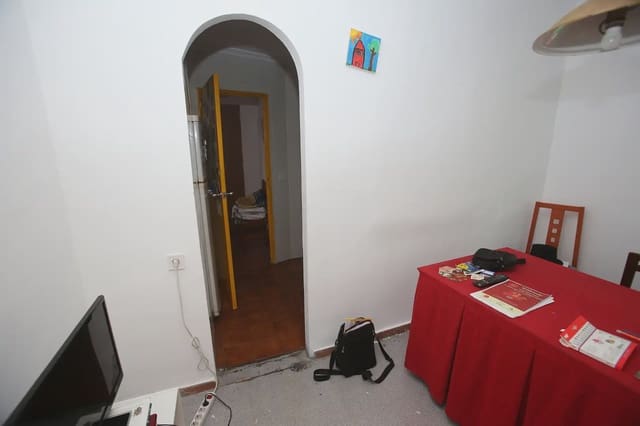 5 soveværelse Lejlighed til salg i San Pablo D y E, Sevilla by - € 30.490 (Ref: 9981186)