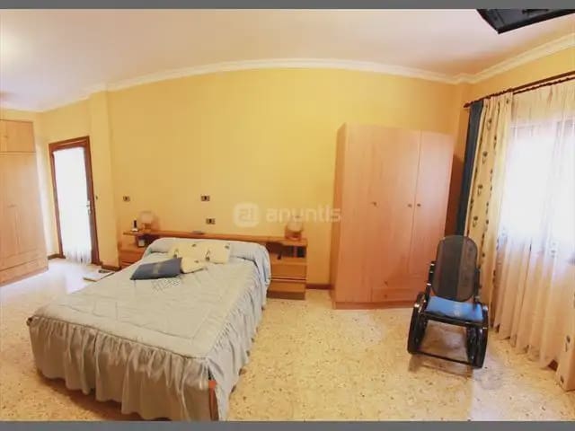6 bedroom Villa for sale in Santa Brigida with garage - € 406,370 (Ref: 9981190)
