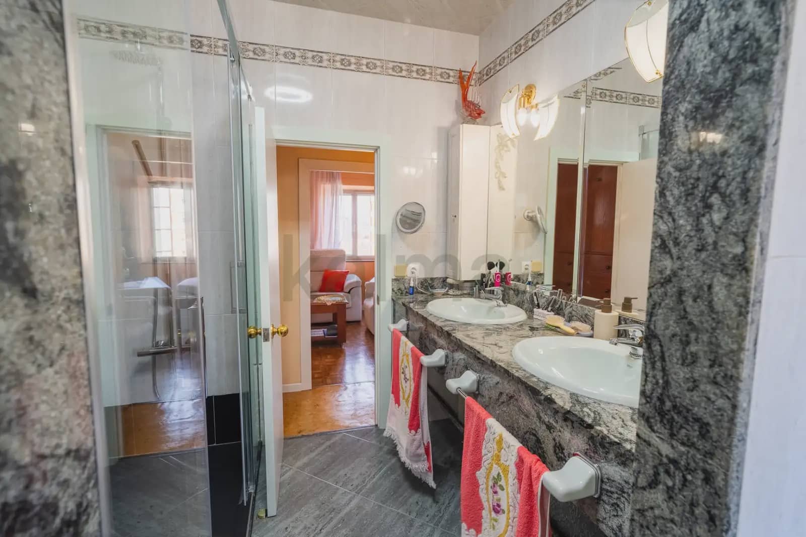 Piso de 3 habitaciones en Gijón en venta - 95.000 € (Ref: 9981193)