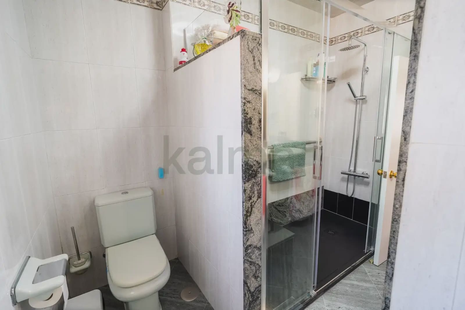 Piso de 3 habitaciones en Gijón en venta - 95.000 € (Ref: 9981193)