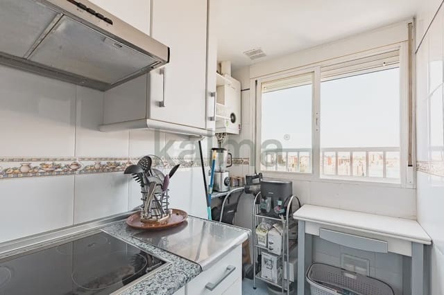 3 soveværelse Lejlighed til salg i Aluche, Madrid by - € 226.000 (Ref: 9981195)