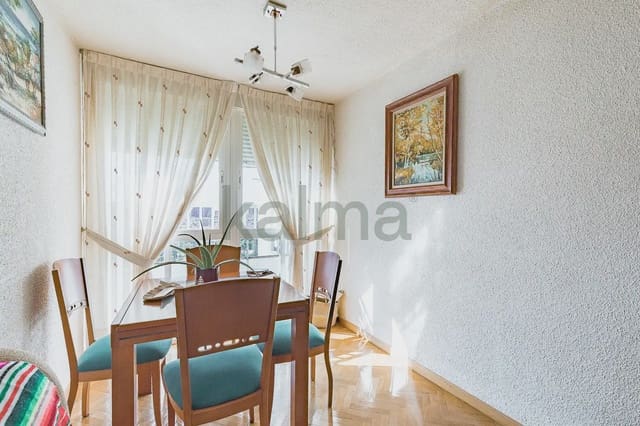 3 soveværelse Lejlighed til salg i Aluche, Madrid by - € 226.000 (Ref: 9981195)