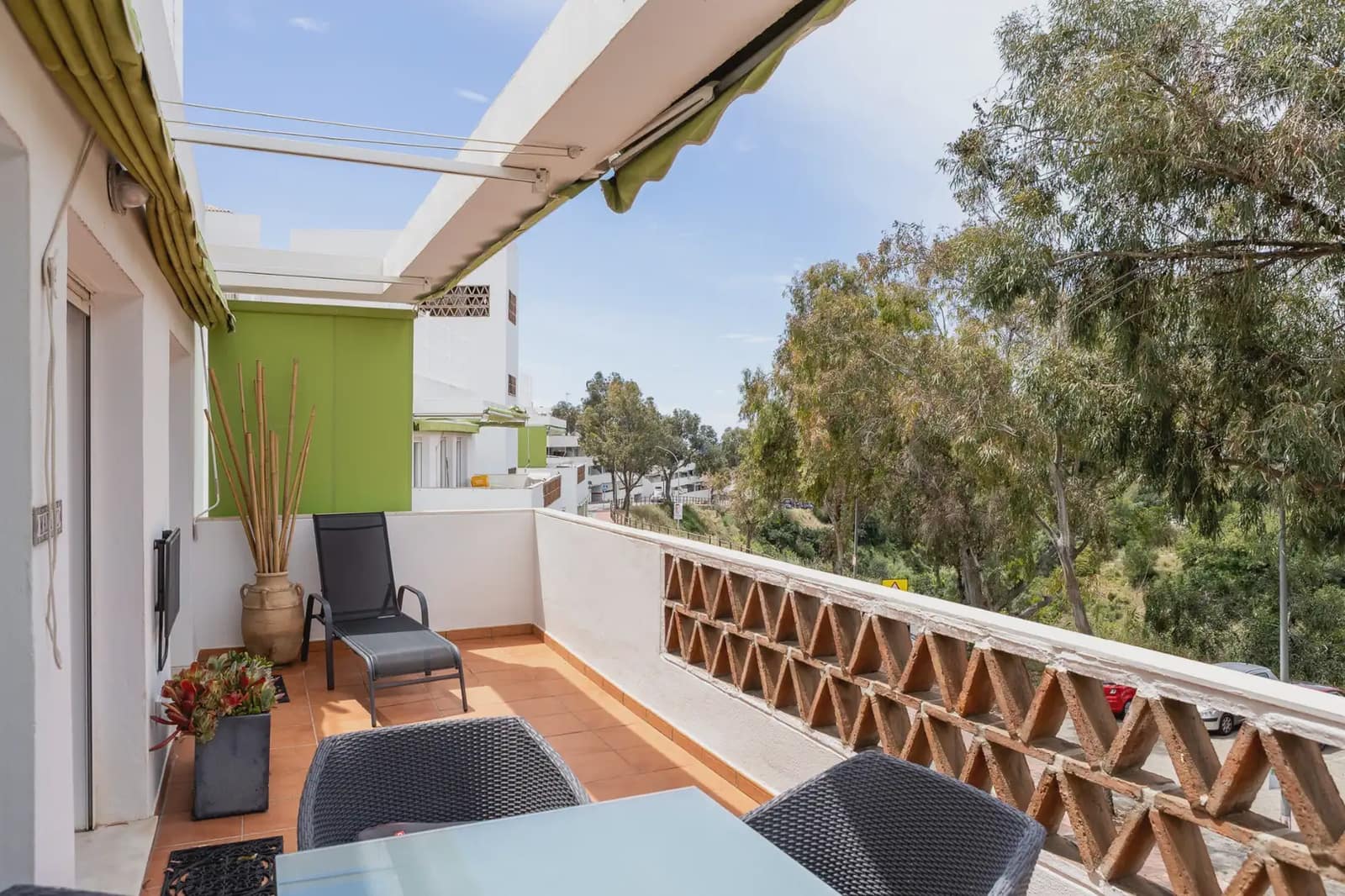 Piso de 2 habitaciones en Benalmádena en venta con piscina garaje - 259.316 € (Ref: 9981206)
