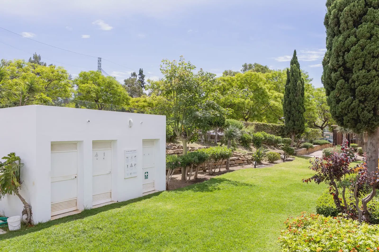 Piso de 2 habitaciones en Benalmádena en venta con piscina garaje - 259.316 € (Ref: 9981206)