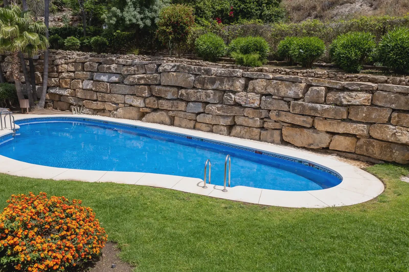 Piso de 2 habitaciones en Benalmádena en venta con piscina garaje - 259.316 € (Ref: 9981206)