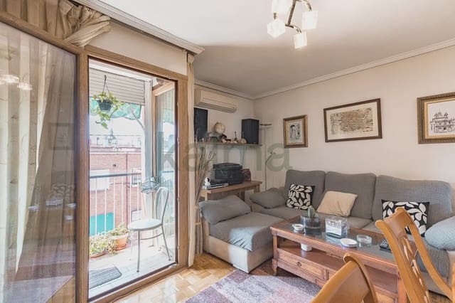 Piso de 3 habitaciones en Valdezarza, Madrid ciudad en venta - 225.891 € (Ref: 9981207)