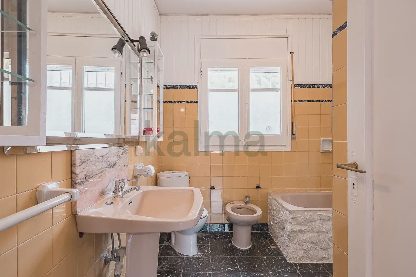 4 bedroom Villa for sale in Mont-roig del Camp with garage - € 250,421 (Ref: 9981208)