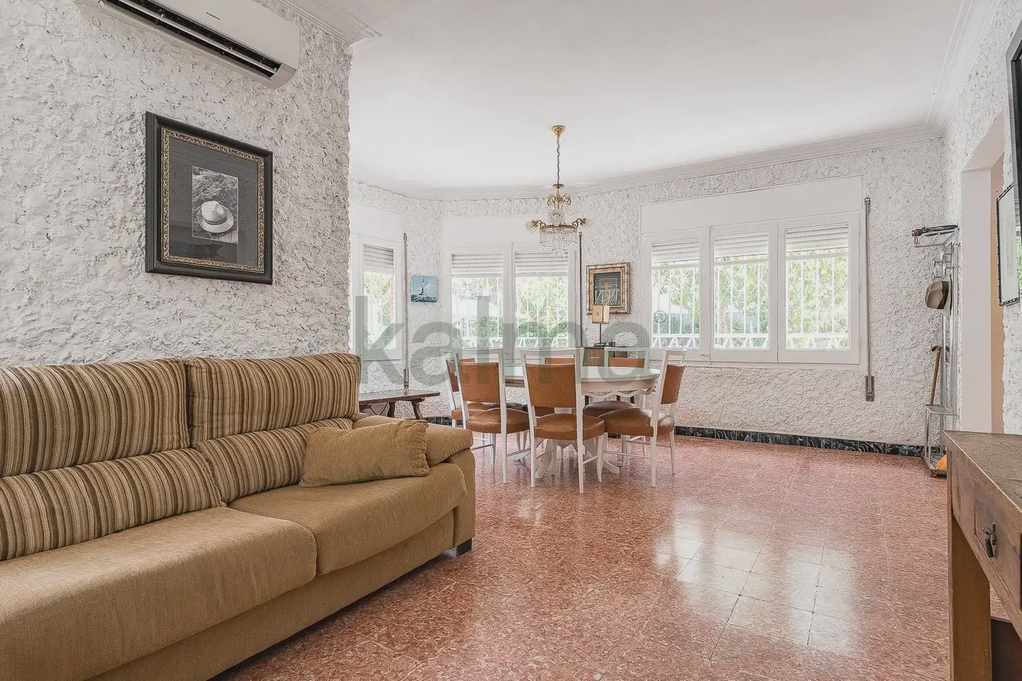 4 bedroom Villa for sale in Mont-roig del Camp with garage - € 250,421 (Ref: 9981208)