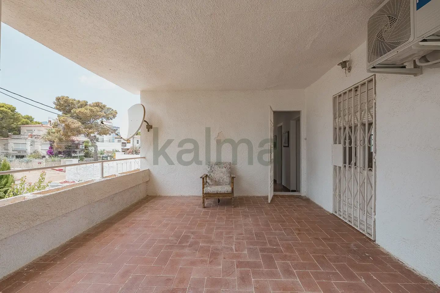 4 bedroom Villa for sale in Mont-roig del Camp with garage - € 250,421 (Ref: 9981208)