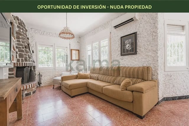 4 bedroom Villa for sale in Miami Playa / Miami Platja, Mont-roig del Camp with garage - € 250,421 (Ref: 9981208)